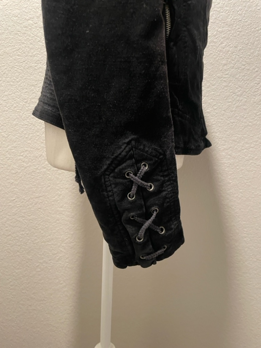 Free People Women's Black Lace-Up Sleeve Jacket - Classic Zip Front - Picture 7 of 10